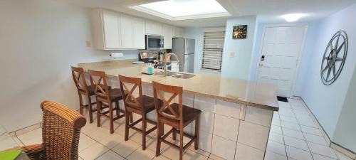 South Padre Island Casa | Saida Towers II #104