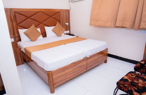 Goregaon West Casa | SAIGAL GUEST HOUSE