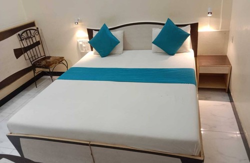 Goregaon West Casa | SAIGAL GUEST HOUSE