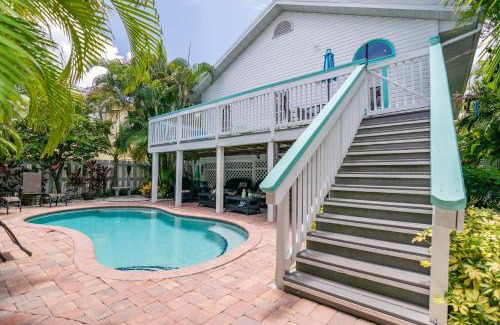 Bradenton Beach Casa | Sail Away Cottage