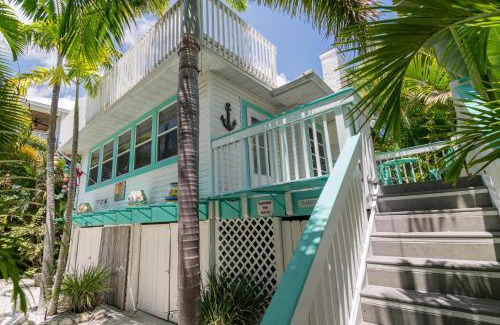 Bradenton Beach Casa | Sail Away Cottage