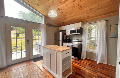 Colington Harbour Cabaña | Sail Cove - Charming Colington Cottage - Pet Friendly- Community Pool!!