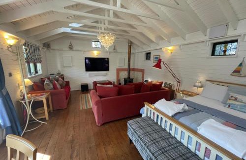 Irstead Casa | Sailaway Holiday Cottage