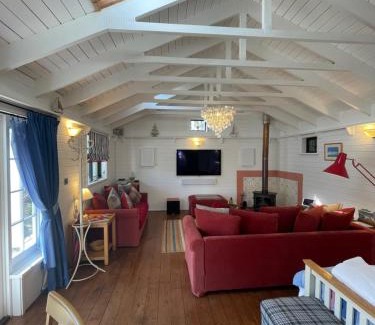 Irstead Casa | Sailaway Holiday Cottage