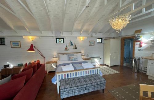 Irstead Casa | Sailaway Holiday Cottage