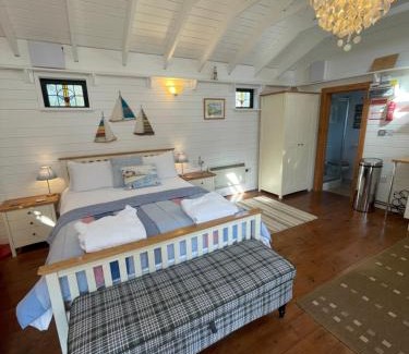 Irstead Casa | Sailaway Holiday Cottage
