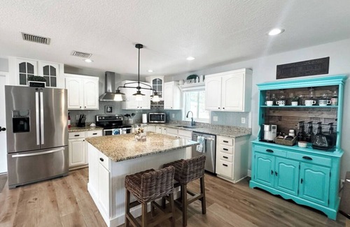 Lakewood Park Casa | Sailfish Hideaway Private POOL, Game Room, 2 King Beds, Huge Back Yard!