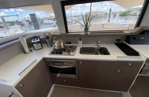 Key West Alquiler De Eote | Sailing Catamaran in Key West with Captain and Mate