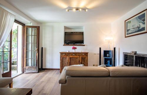 Calozzo Casa | Sailor House Near Lake