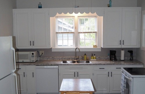 Manistee Casa | Sailor's Delight - Remodeled and Super Cute!