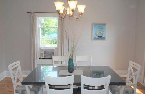 Manistee Casa | Sailor's Delight - Remodeled And Super Cute!