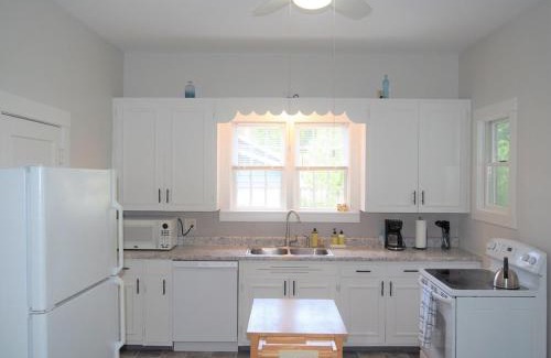 Manistee Casa | Sailor's Delight - Remodeled And Super Cute!