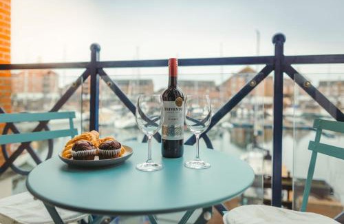 Eastbourne Apartamento | Sailor's Rest - modern flat with water views