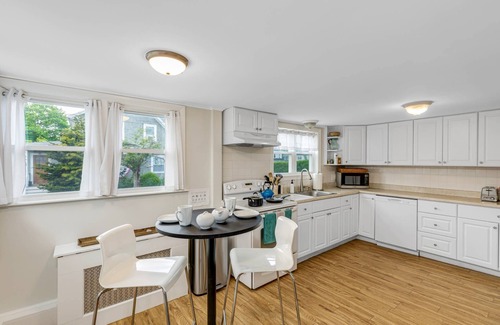 Marblehead Casa | Sailors Aweigh: Cozy Marblehead stay - 3BR w/ Outdoor Space - Walk to Festival and Harbor!