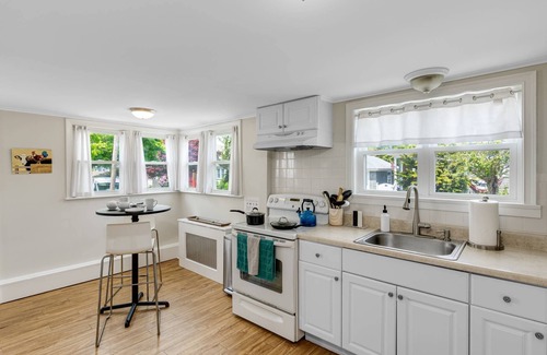 Marblehead Casa | Sailors Aweigh: Cozy Marblehead stay - 3BR w/ Outdoor Space - Walk to Festival and Harbor!