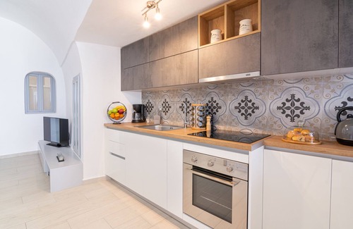 Fira Hotel | Saint George Cave House