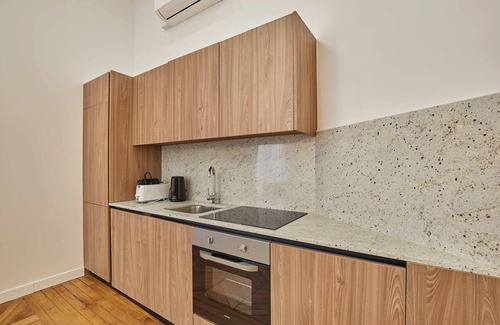 L'Europe Apartamento | Saint Honore Luxury Apartment With AC