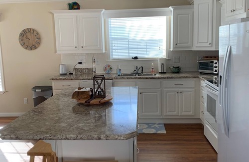 Saint James City Casa | Saint James hidden gem. 3/2 canal front home with 3 kayaks.