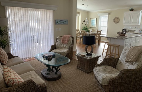 Saint James City Casa | Saint James hidden gem. 3/2 canal front home with 3 kayaks.