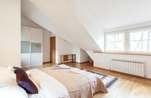 Old Town Apartamento | Saint John 2 Bedroom Cottage by Reside Baltic