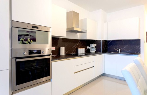 St. Julian's Apartamento | Saint Julian's - Spinola Bay Apartment