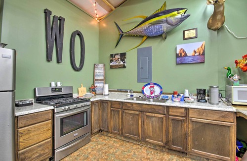 Saint Matthews Apartamento | Saint Matthews ‘Outlaw Gameroom’ w/ Fire Pit!