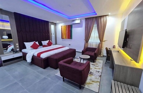 Wuse 2 Hotel | Saint Tropez Hotel and Suites