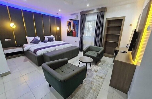 Wuse 2 Hotel | Saint Tropez Hotel and Suites