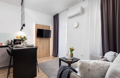 Rijeka Apartamento | Saint Vitus Apartments with balcony