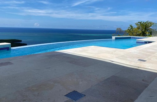 Pristine Bay Casa | Saints Ridge House