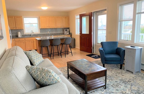 Little Compton Apartamento | Sakonnet Point Harbor View Beach Access Handicap accessible
