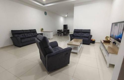 Miri Casa | Sakura homestay 5 bedrooms - Spring Lopeng 14 pax