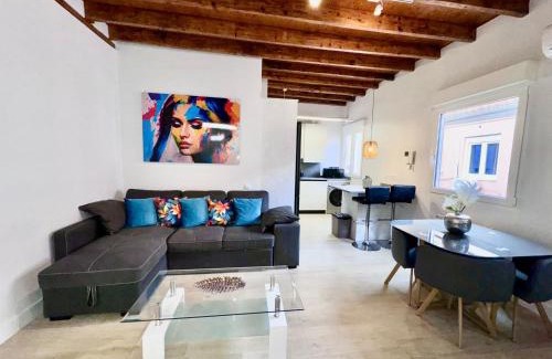 Recoletos Apartamento | Salamanca Apartment Feel & Seasonal