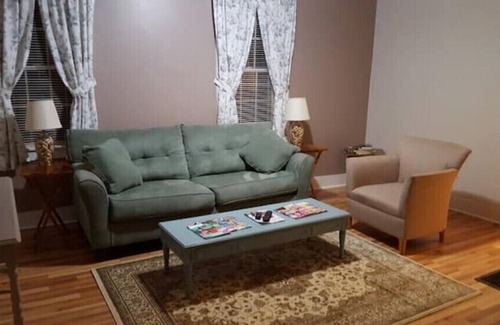 Beverly Apartamento | Salem/Beverly holiday and winter stays! Prefect for the family.