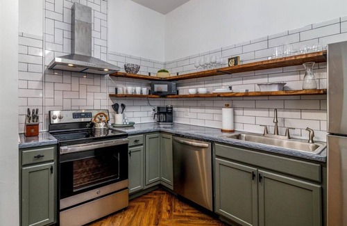 Salem Apartamento | Salem Downtown Boutique 3BDRM Suite