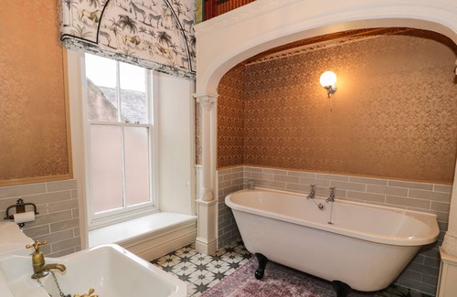 Llwyngwril Cabaña | SALEM, pet friendly, character holiday cottage in Llwyngwril