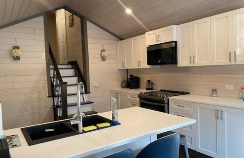 Irondale Cabaña | Salerno Lake Hiden Gem