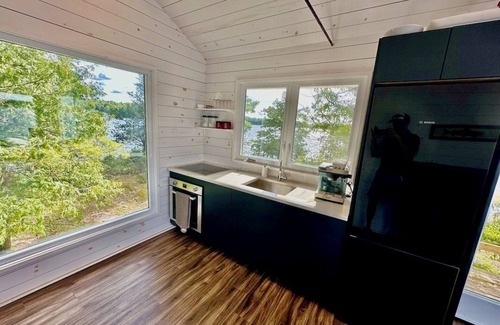 Crowes Landing Cabaña | Salmon Island on Stoney Lake