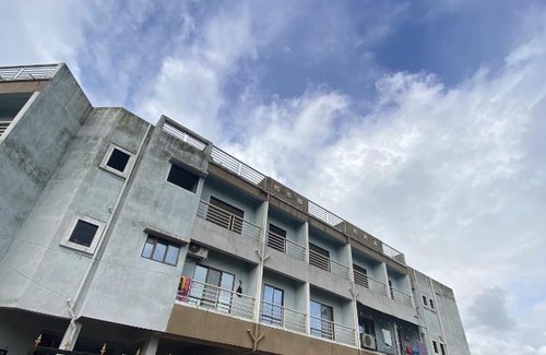 Mangaon Apartamento | Saloni Plaza