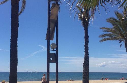 Centro de Salou Apartamento | Salou 1 · House -garden in front of the beach - Ferrari Land