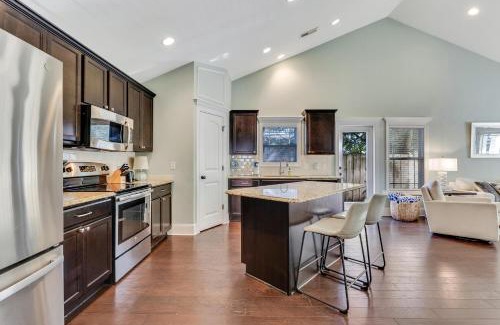 North Carolina Coast Casa | Salt Air Cottage by Carolina Beach Realty