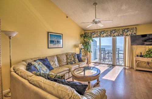 Ocean Isle Beach Apartamento | Salt and Light Oceanfront Condo with Pool and Elevator