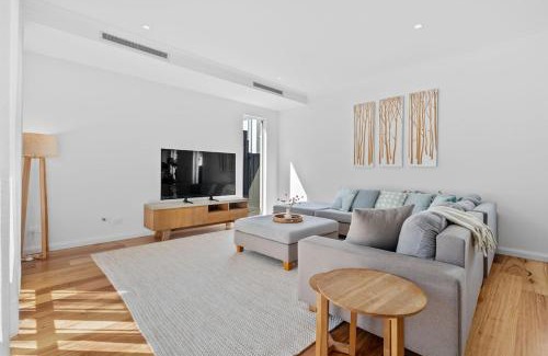 Scarborough Casa | Salt and Serenity - Short Walk to Beach