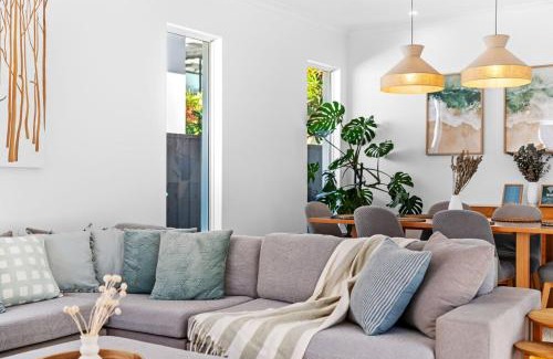 Scarborough Casa | Salt and Serenity - Short Walk to Beach
