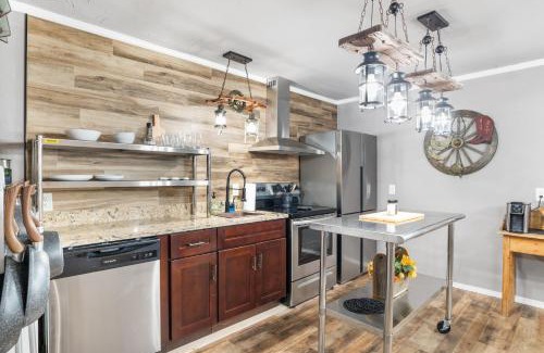 Bandera Casa | Salt Block - The Rustic Suite 1