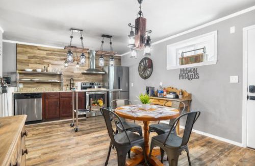 Bandera Casa | Salt Block - The Rustic Suite 1