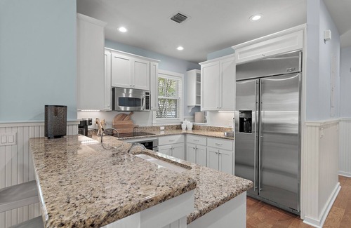 WaterSound Beach Casa | Salt Box Lane Cottage - Private Beach - Golf Cart/Bikes Provided