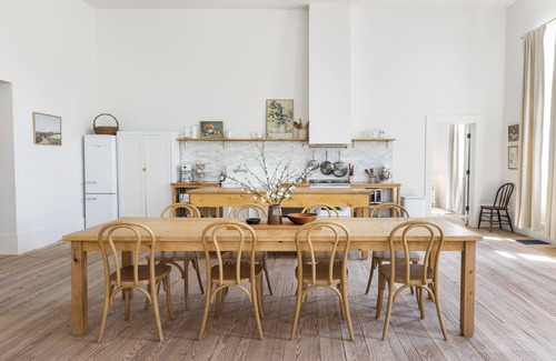 Ashland Apartamento | Salt Creek Atelier, a luxuriously cozy loft in downtown Ashland NE.