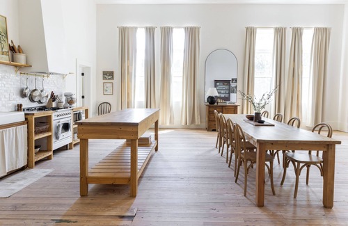 Ashland Apartamento | Salt Creek Atelier, a luxuriously cozy loft in downtown Ashland NE.