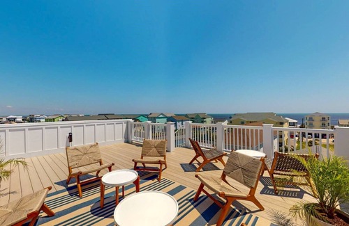 North Carolina Coast Casa | Salt House - Luxury Vacation Home with Private Pool, Elevator, & Much More!